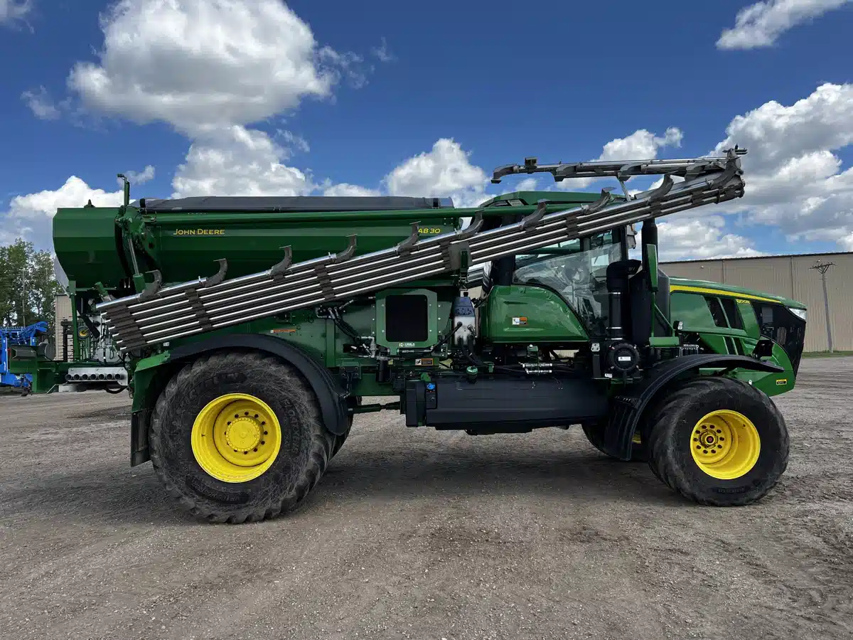 Gallery image 2 for Used 2023 John Deere 800R Anhydrous Applicator