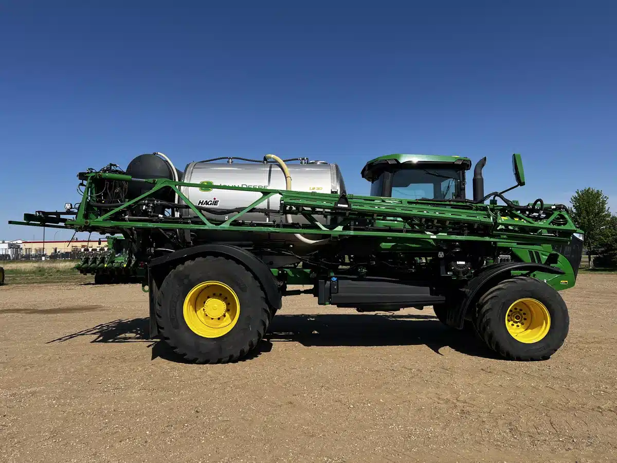 Gallery image 2 for Used 2023 John Deere 800R Anhydrous Applicator