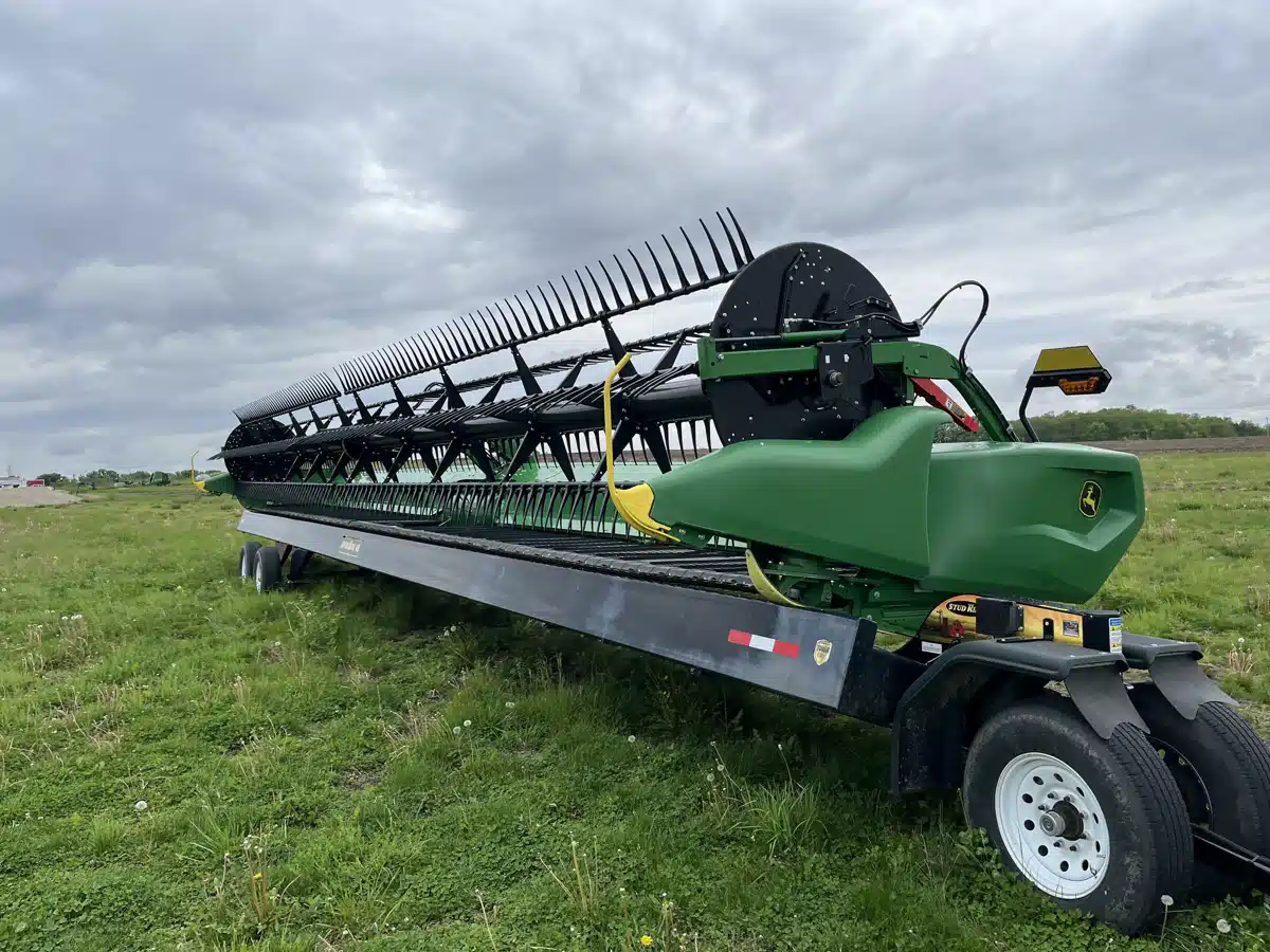 Gallery image 2 for Used 2023 John Deere RD45F Header Combine