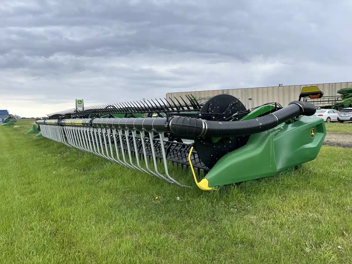 Gallery image 2 for Used 2023 John Deere RD45F Header Combine