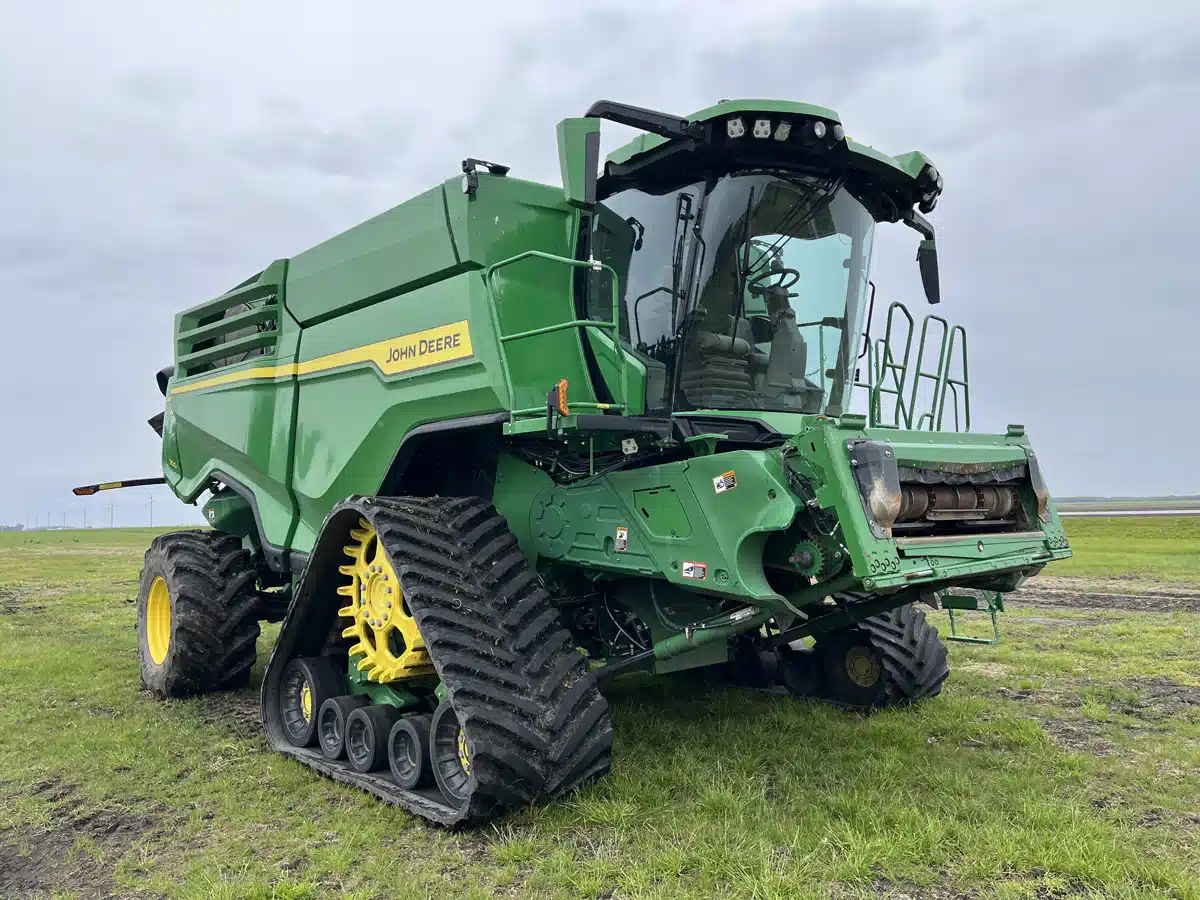 Gallery image 1 for Used 2023 John Deere X9 1100 Combine