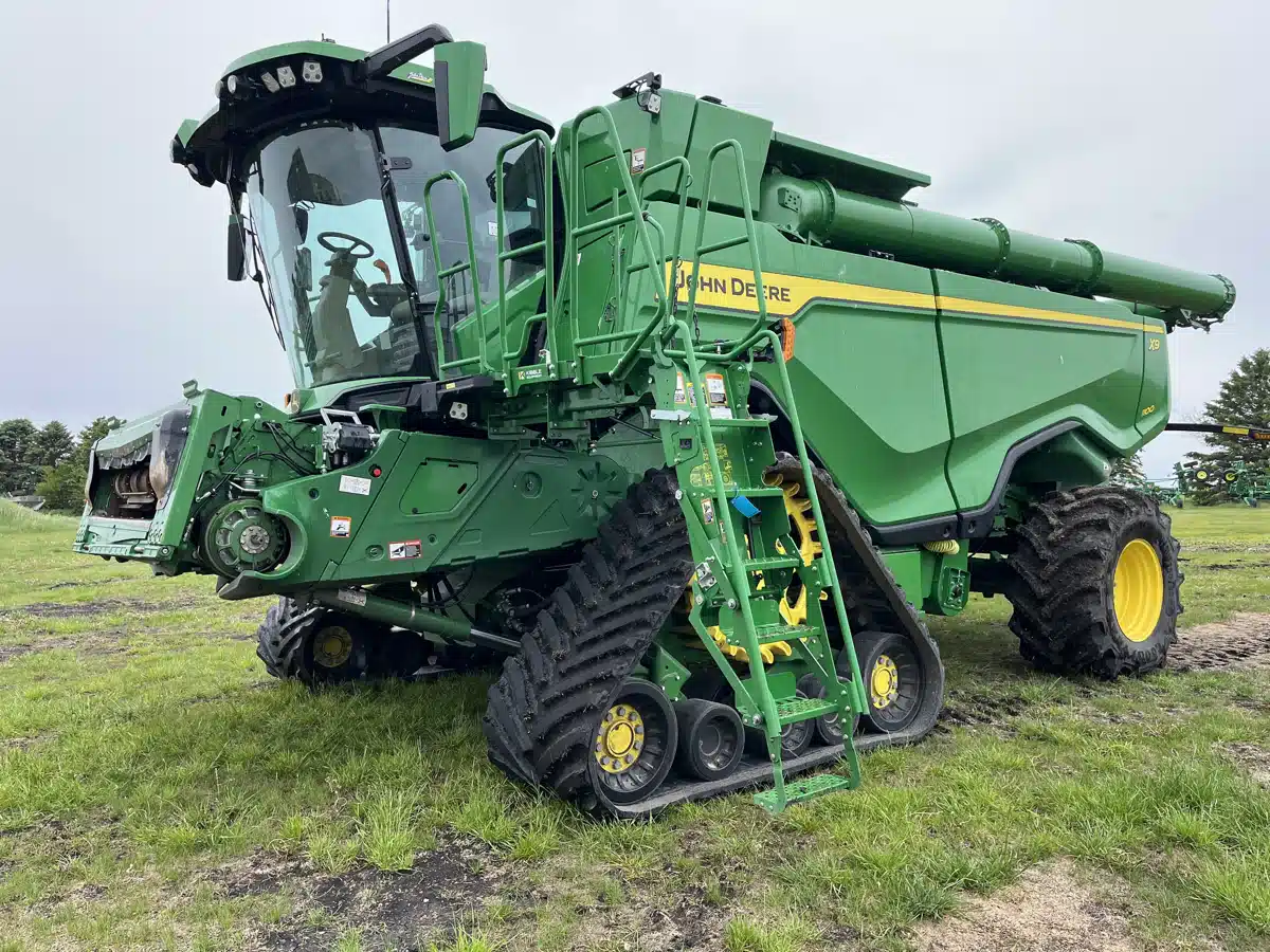 Gallery image 2 for Used 2023 John Deere X9 1100 Combine