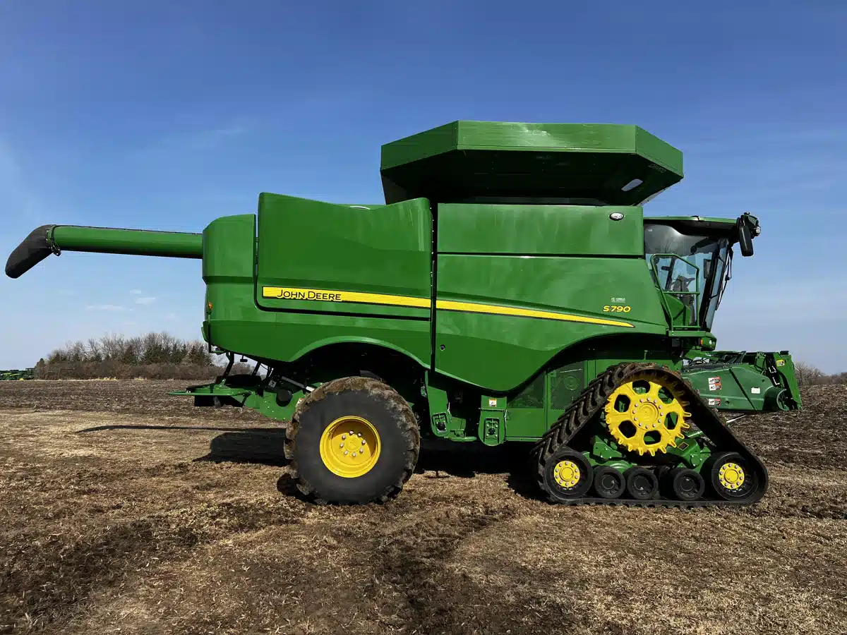 Gallery image 1 for Used 2023 John Deere S790 Combine