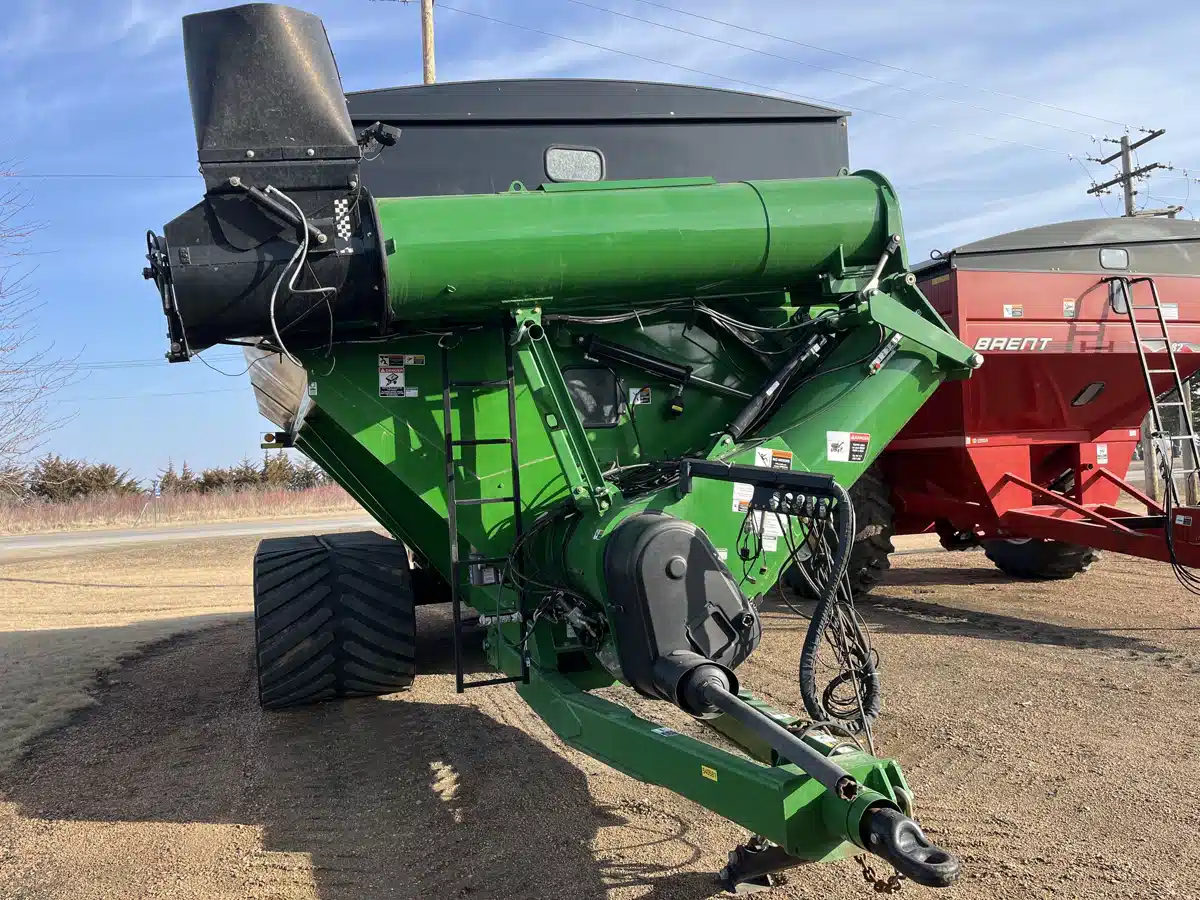Gallery image 2 for Used 2019 Brent 1396 Grain Cart