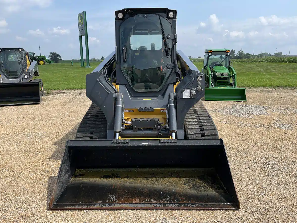 Gallery image 2 for Used 2021 John Deere 333G Track Loader