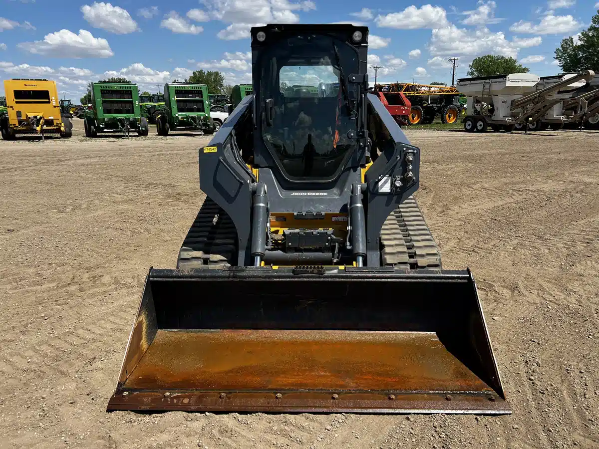 Gallery image 2 for Used 2023 John Deere 333G Track Loader