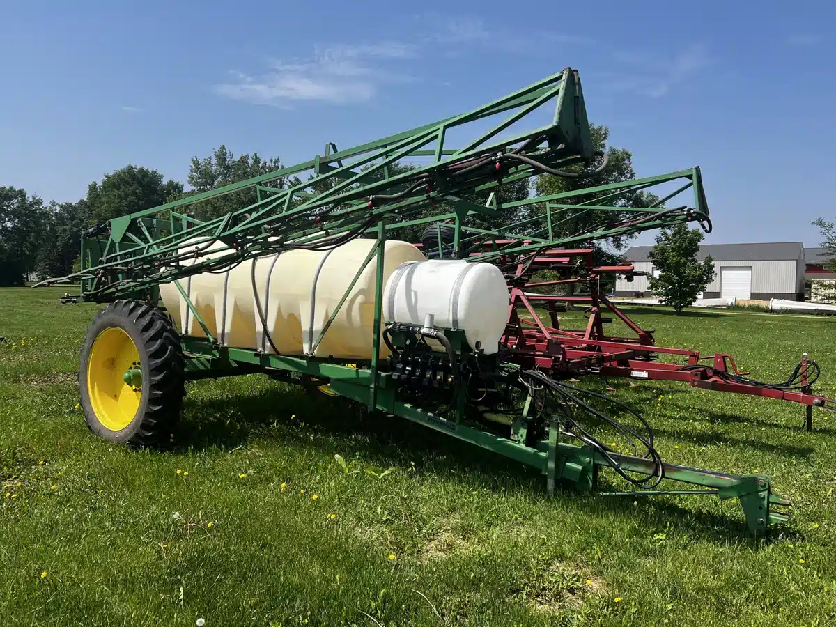 Gallery image 2 for Used Valley 4180 Sprayer - Pull Type