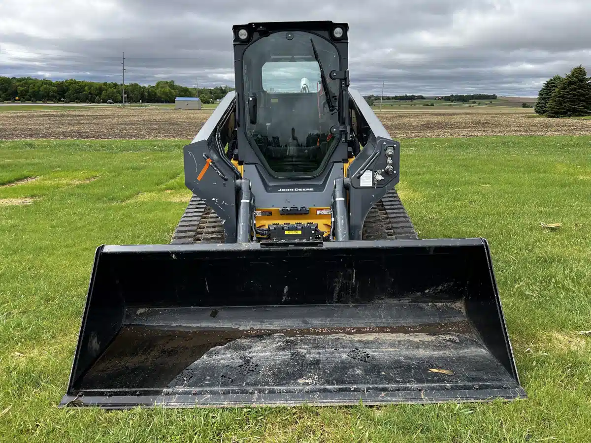 Gallery image 2 for Used 2023 John Deere 333G Track Loader