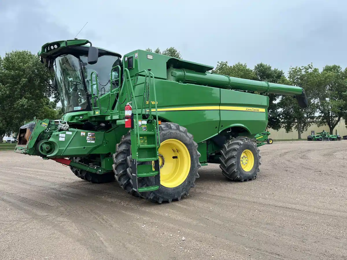 Gallery image 2 for Used 2021 John Deere S780 Combine