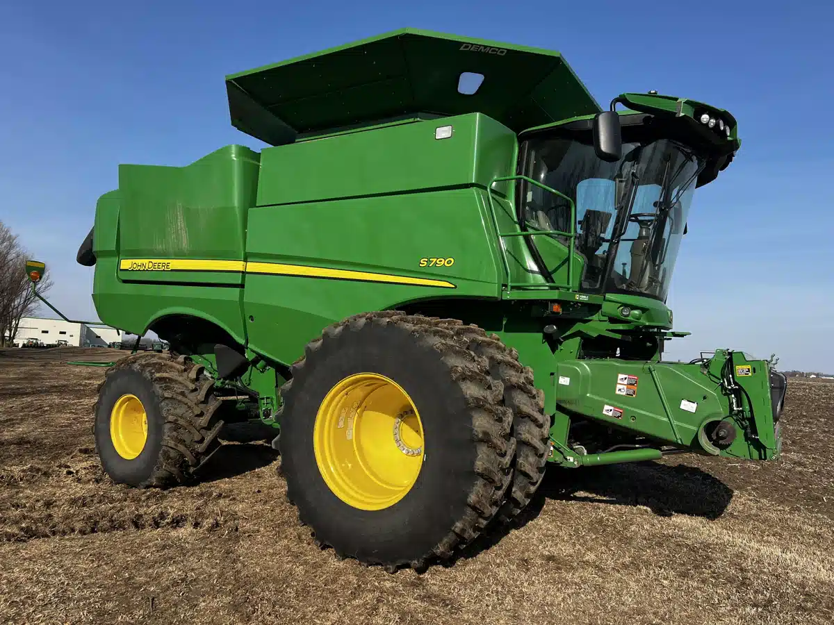 Gallery image 1 for Used 2021 John Deere S790 Combine