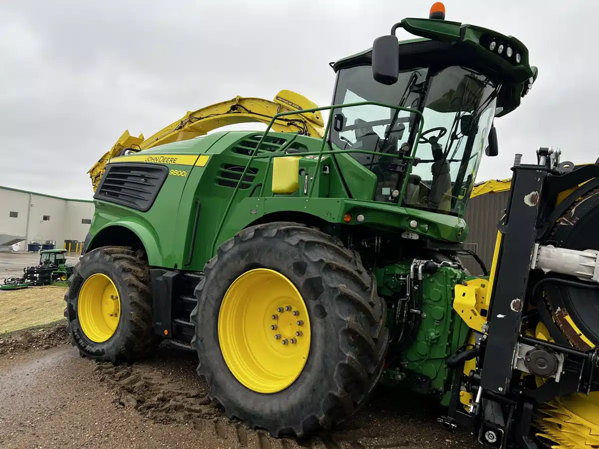 Gallery image 1 for Used 2020 John Deere 9800 Forage Harvester