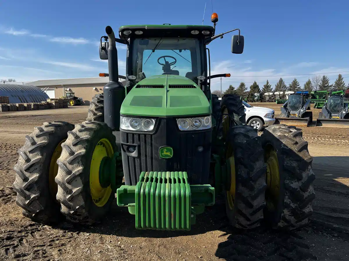 Gallery image 2 for Used 2011 John Deere 8285R Tractor