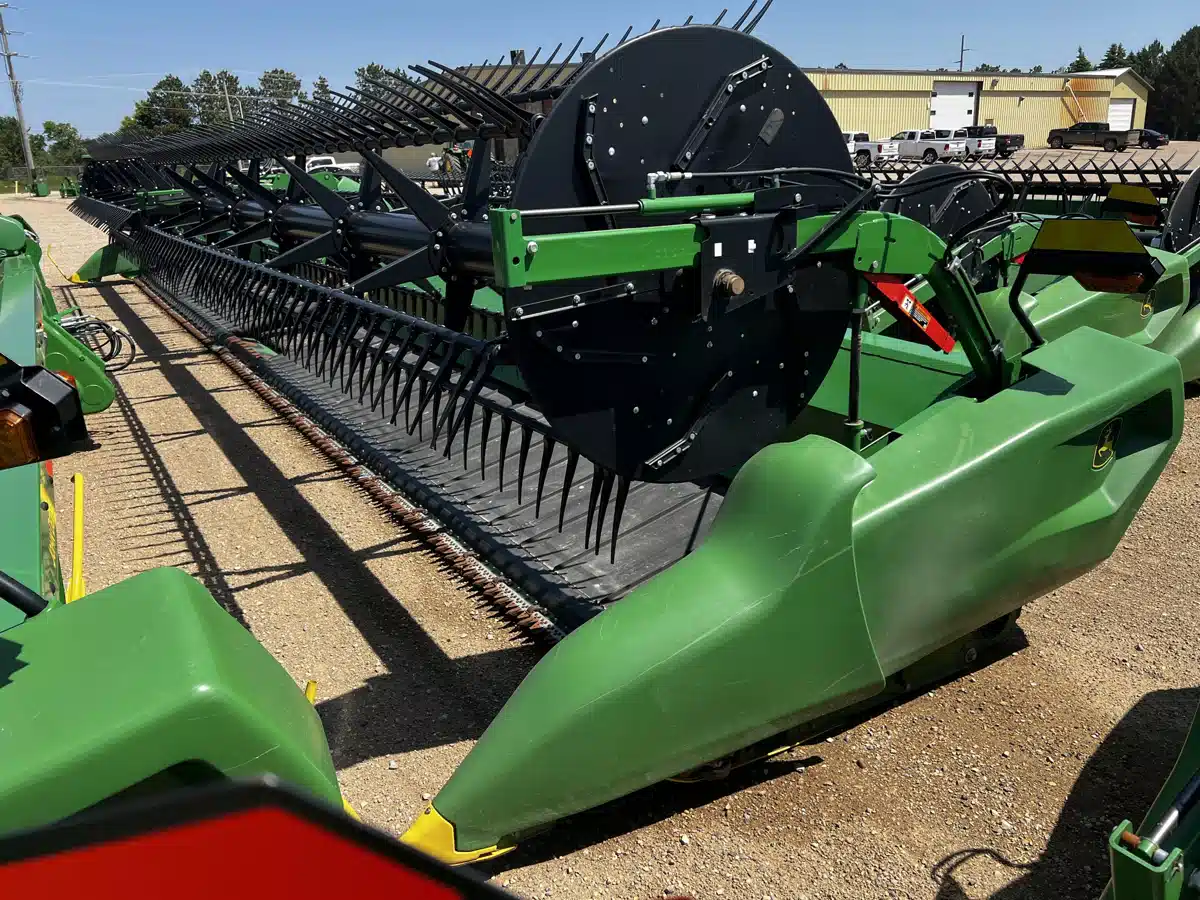 Gallery image 1 for Used 2021 John Deere RD45F Header Combine