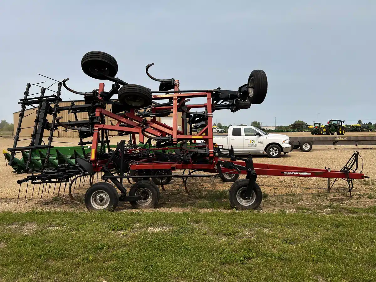 Gallery image 2 for Used 2013 Case IH Flex-Till 600 Chisel Plow