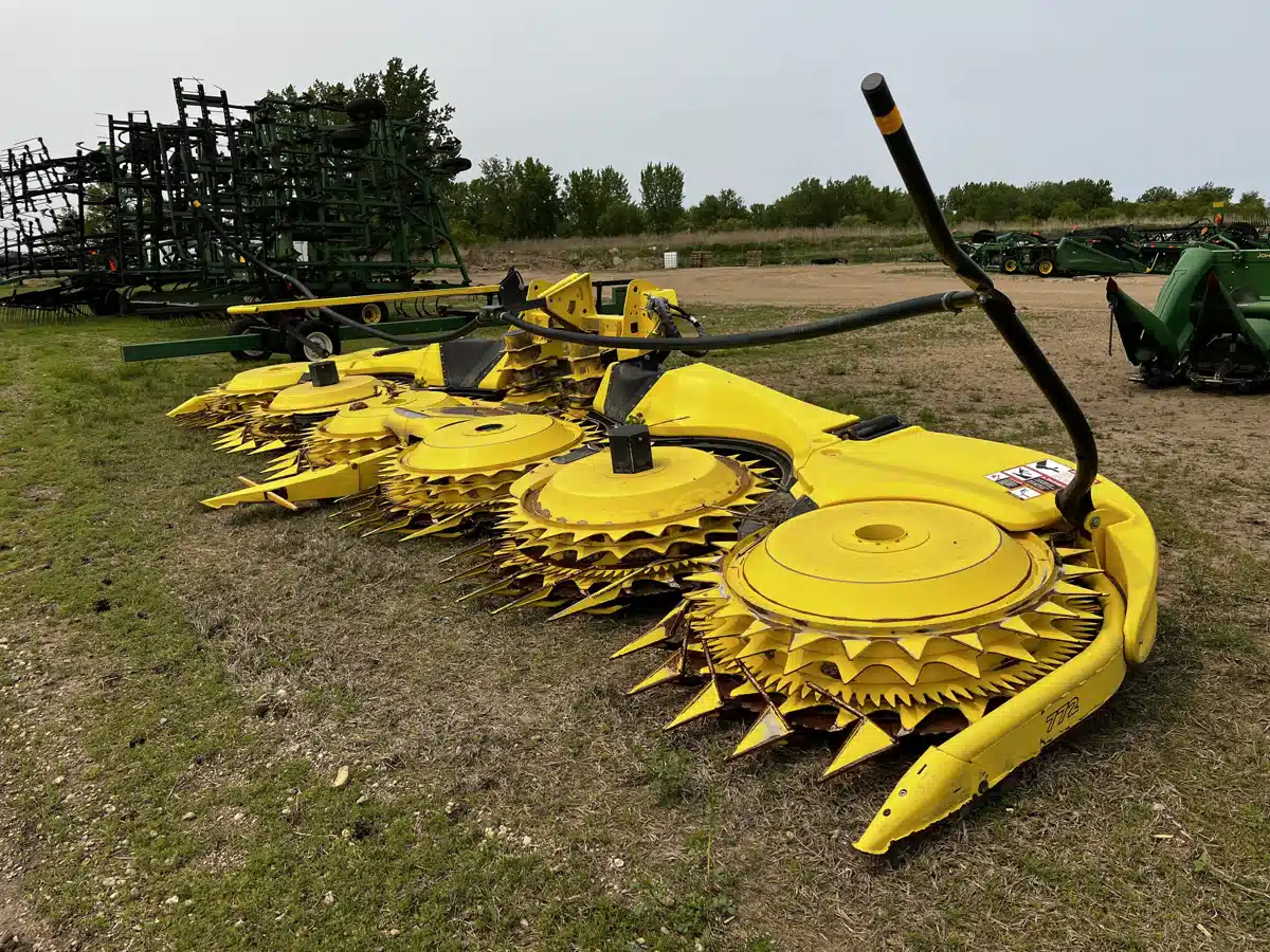 Gallery image 1 for Used 2023 John Deere 772 Header - Rotary