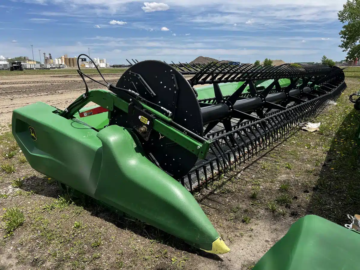 Gallery image 2 for Used 2023 John Deere RD45F Header Combine