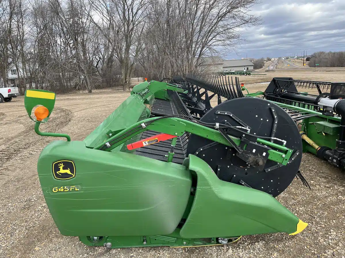 Gallery image 2 for Used 2018 John Deere 645FD Header - Draper
