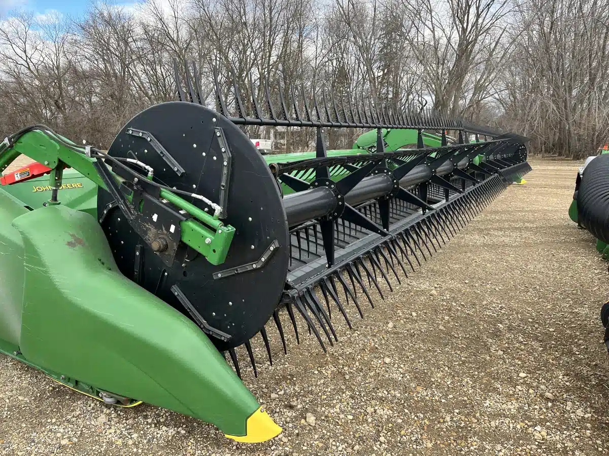 Gallery image 1 for Used 2018 John Deere 645FD Header - Draper