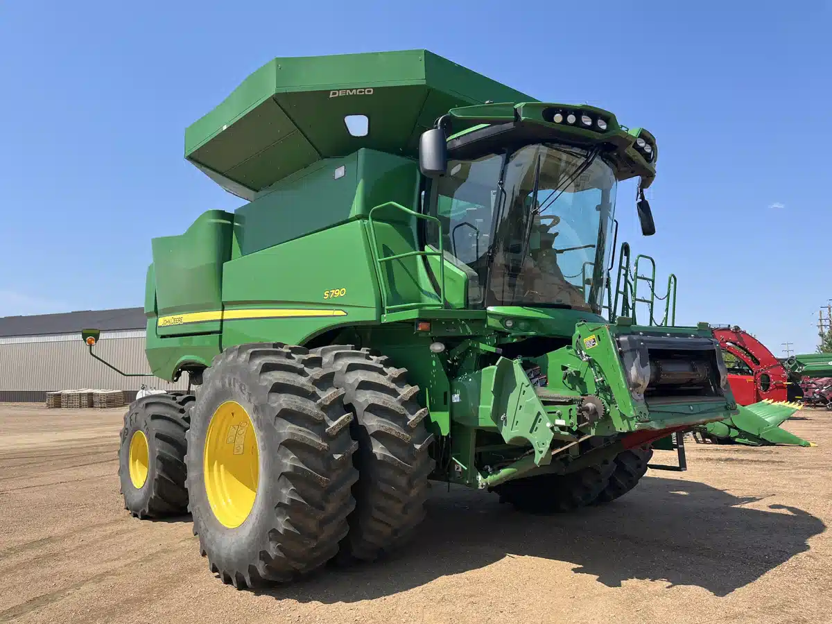 Gallery image 1 for Used 2021 John Deere S790 Combine