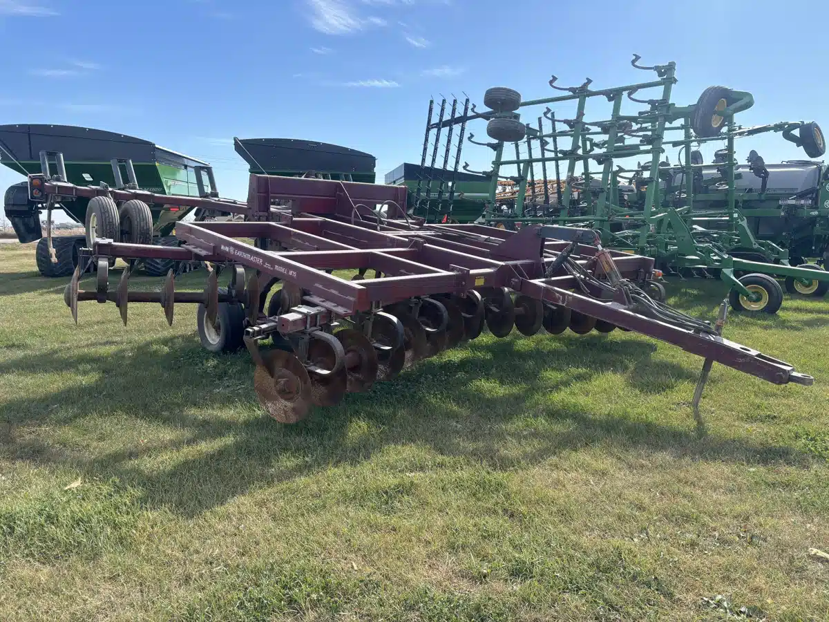 Gallery image 1 for Used MW 1875 Ripper