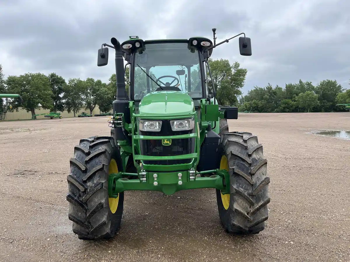 Gallery image 2 for Used 2024 John Deere 5095M Tractor