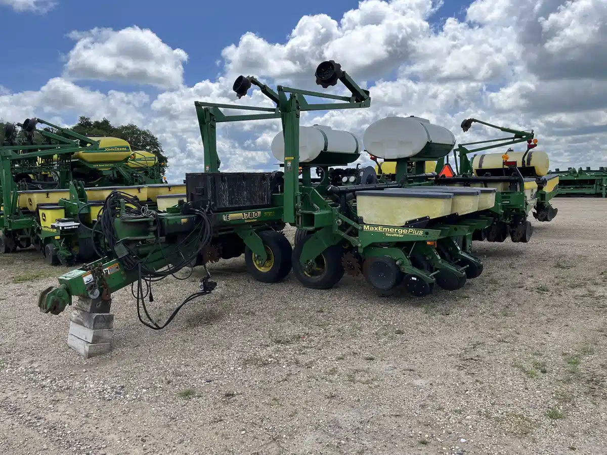 Gallery image 2 for Used 1998 John Deere 1780 Planter