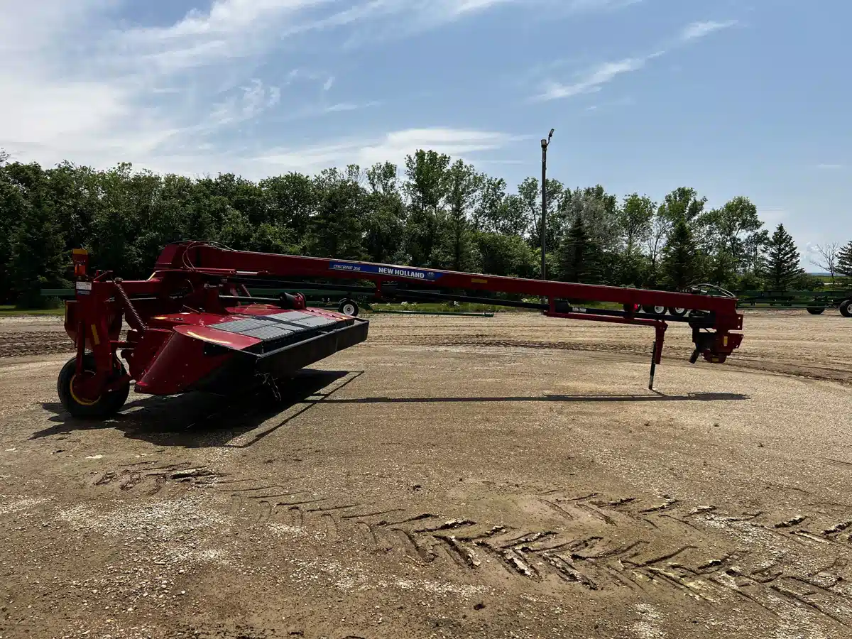Gallery image 2 for Used 2019 New Holland 316 Disc Mower Conditioner