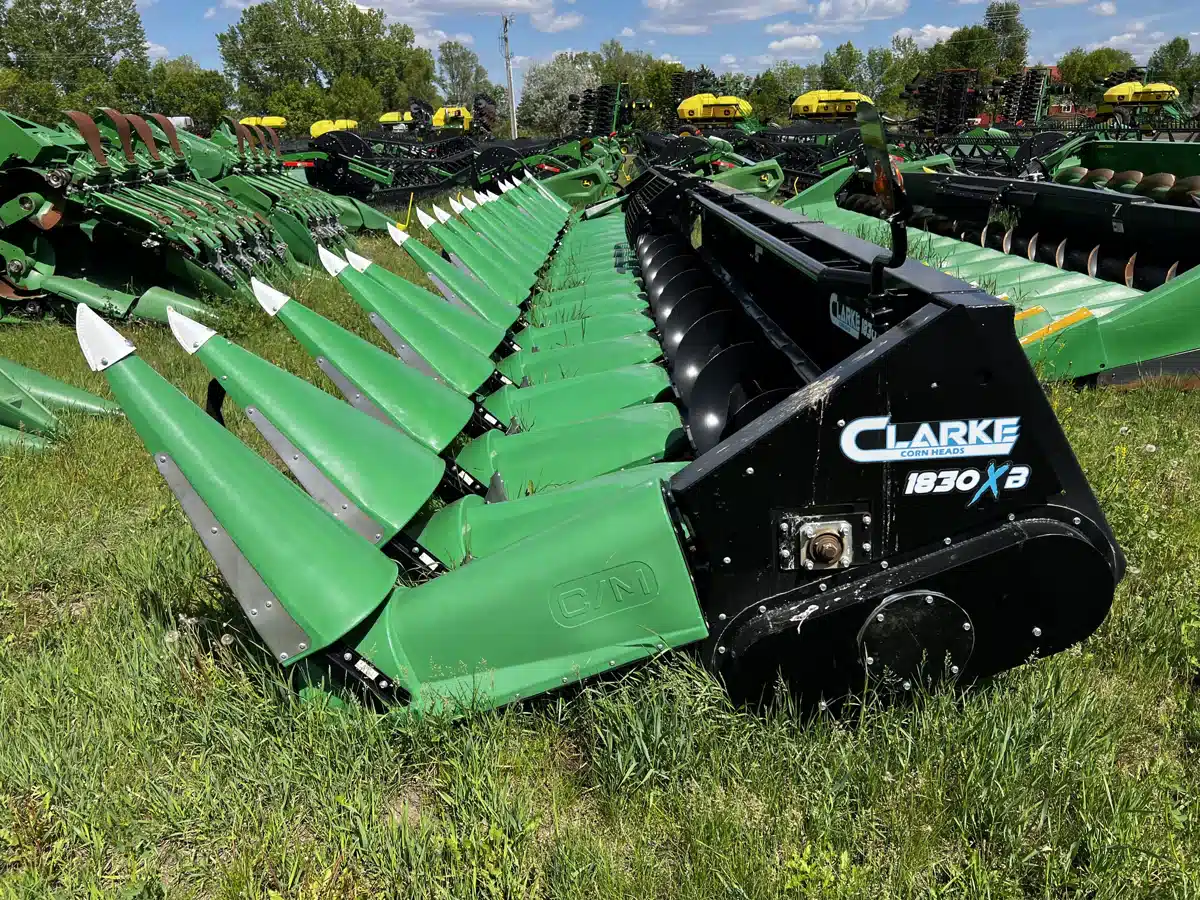 Gallery image 2 for Used Clarke 1830 Header - Row Crop