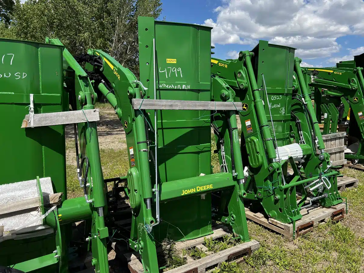 Gallery image 2 for Used 2021 John Deere 540R Tractor Loader