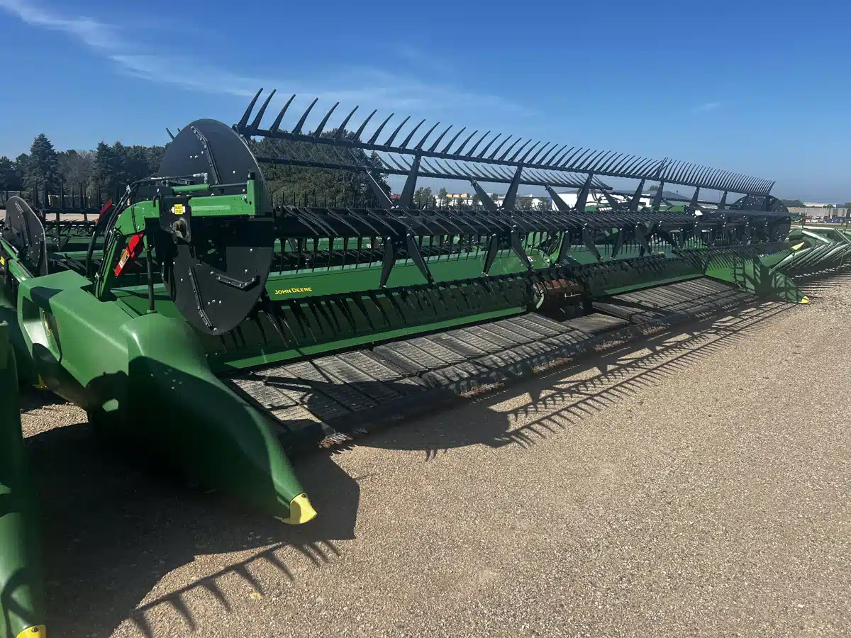 Gallery image 2 for Used 2023 John Deere RD40F Header - Flex