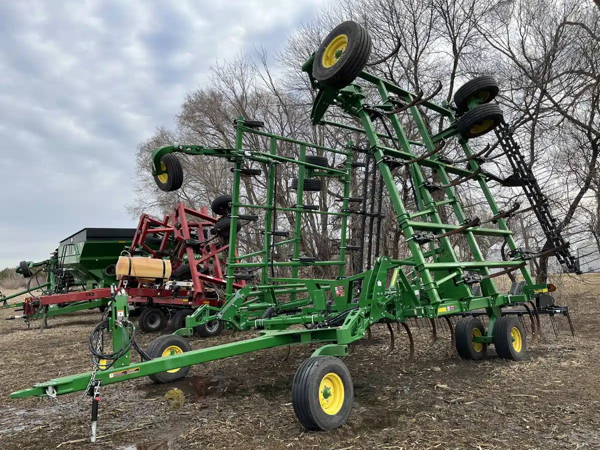 Gallery image 1 for Used 2023 John Deere 2430 Chisel Plow