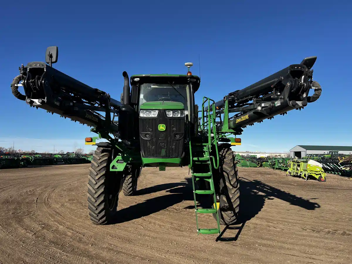 Gallery image 2 for Used 2018 John Deere R4045 Sprayer - Self Propelled