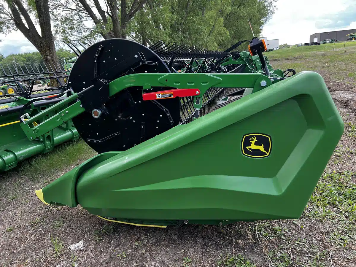 Gallery image 2 for 2023 John Deere HD45F Header - Flex Draper