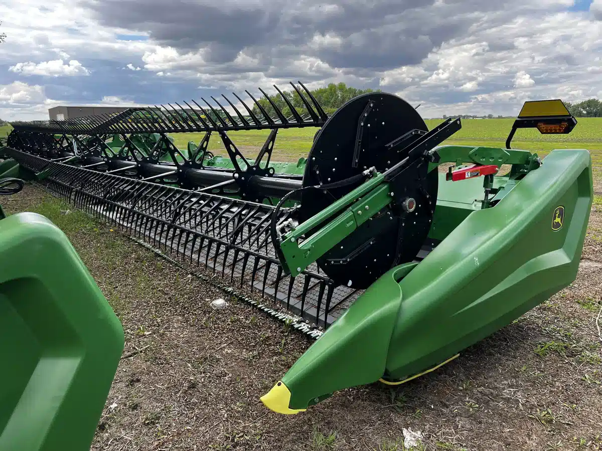 Gallery image 1 for 2023 John Deere HD45F Header - Flex Draper