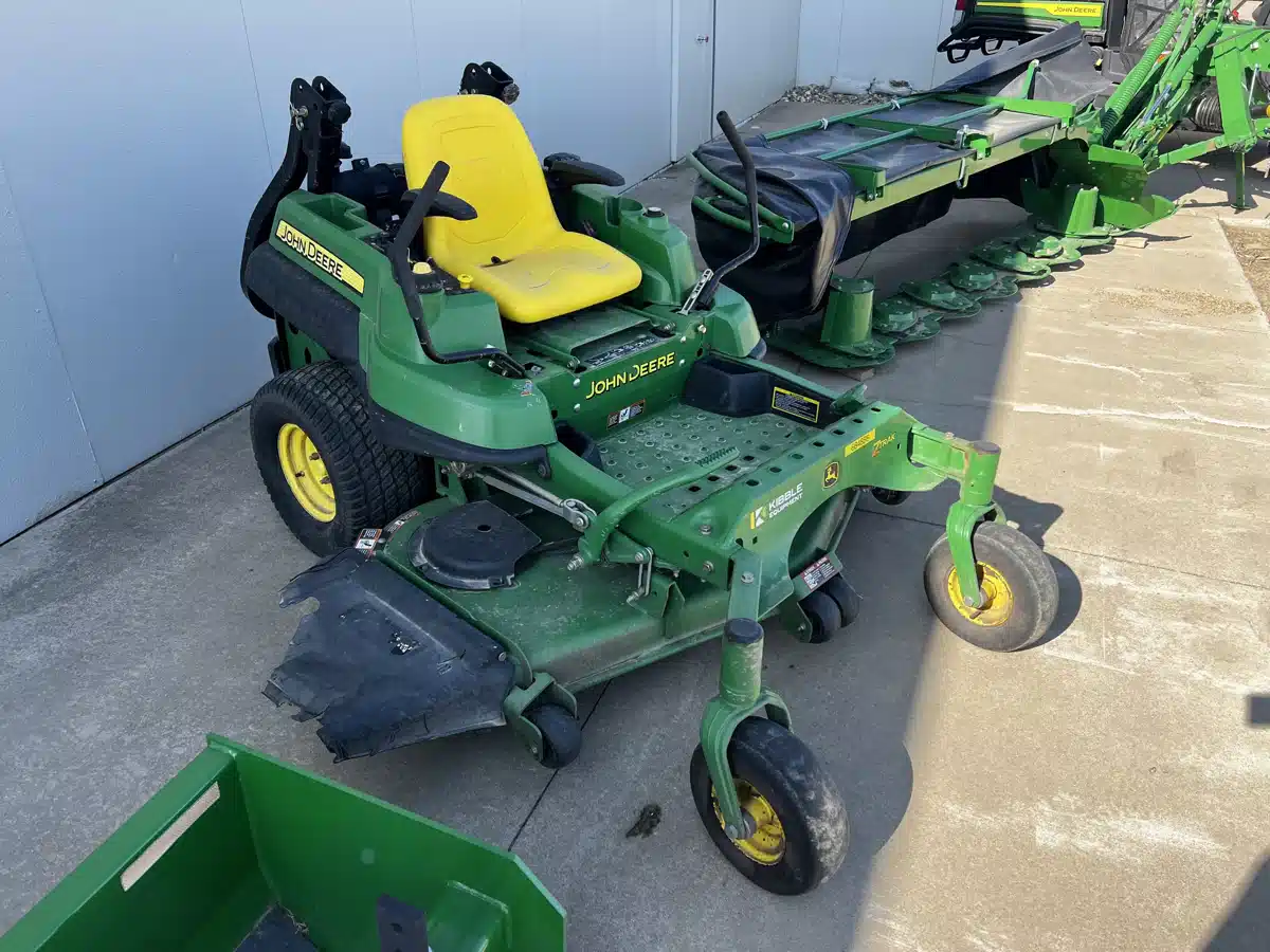 Gallery image 1 for Used 2010 John Deere Z720A Mower - Zero Turn
