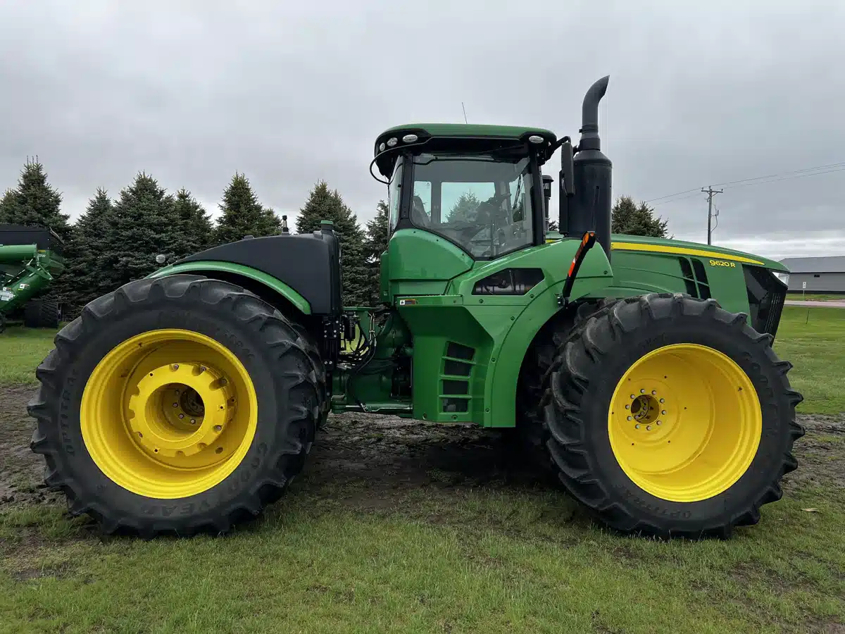 Gallery image 2 for Used 2018 John Deere 9620R Tractor