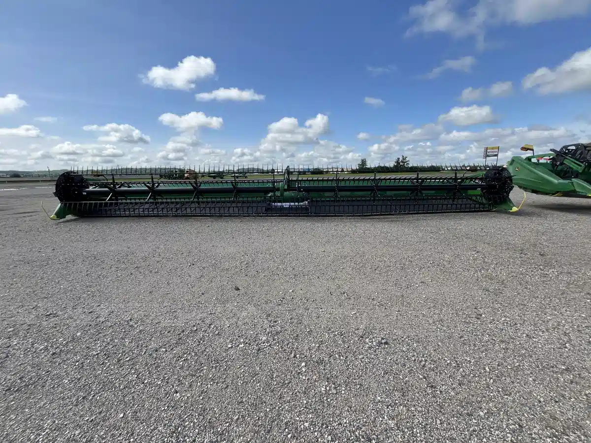 Gallery image 2 for Used 2023 John Deere RD45F Header Combine