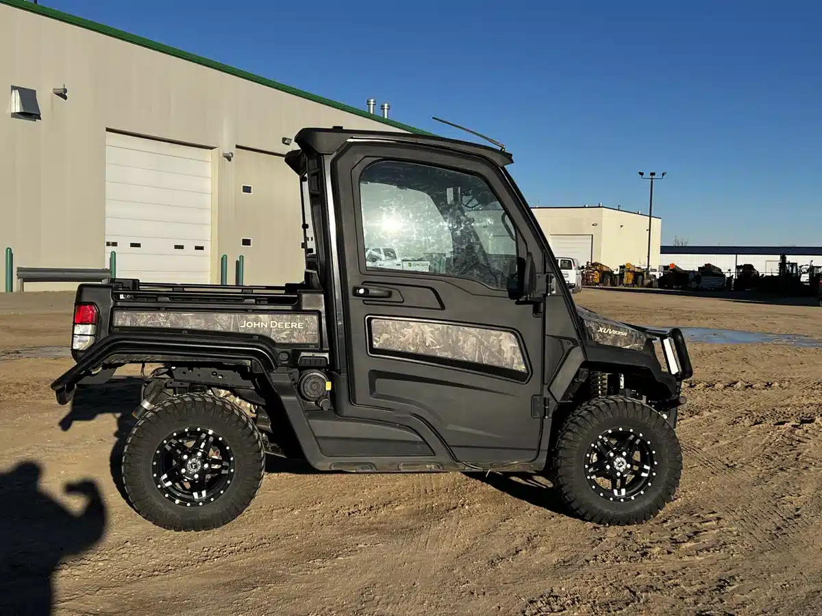 Gallery image 2 for Used 2023 John Deere XUV 835R Utility Vehicle