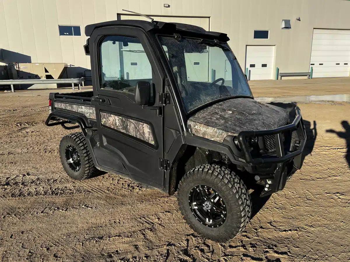 Gallery image 1 for Used 2023 John Deere XUV 835R Utility Vehicle