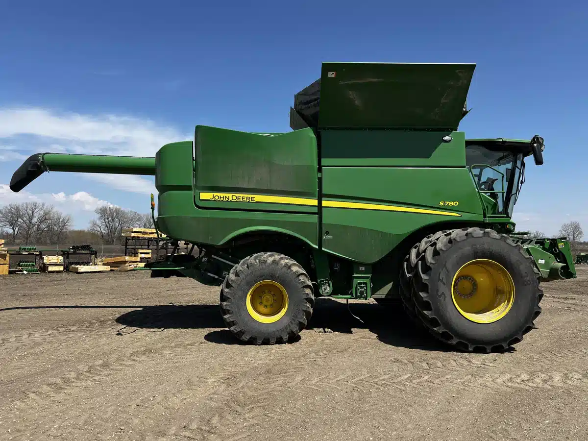 Gallery image 2 for Used 2023 John Deere S780 Combine
