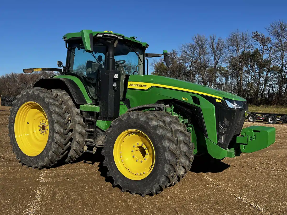 Gallery image 1 for 2023 John Deere 8R 370 Tractor