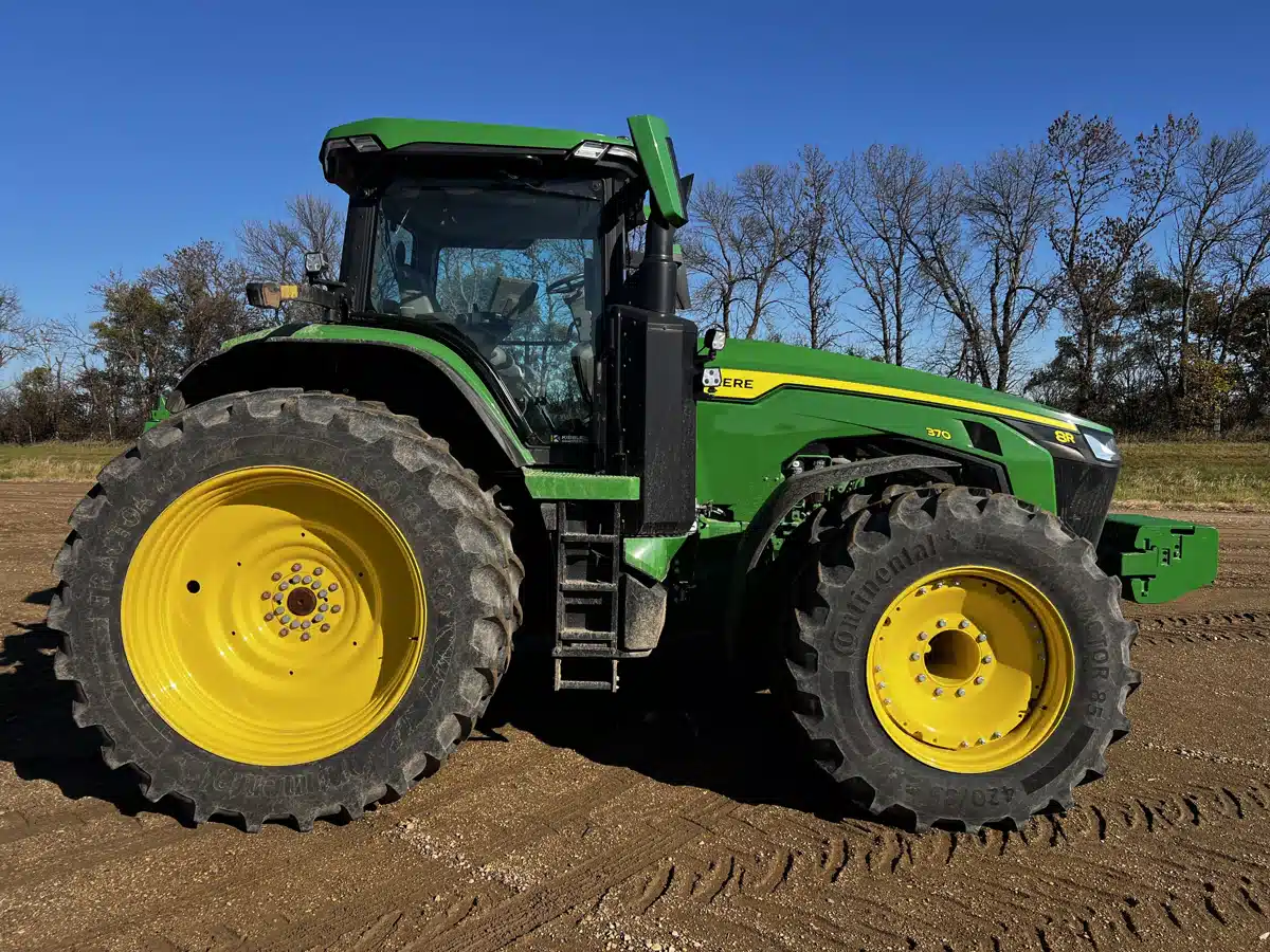 Gallery image 2 for 2023 John Deere 8R 370 Tractor