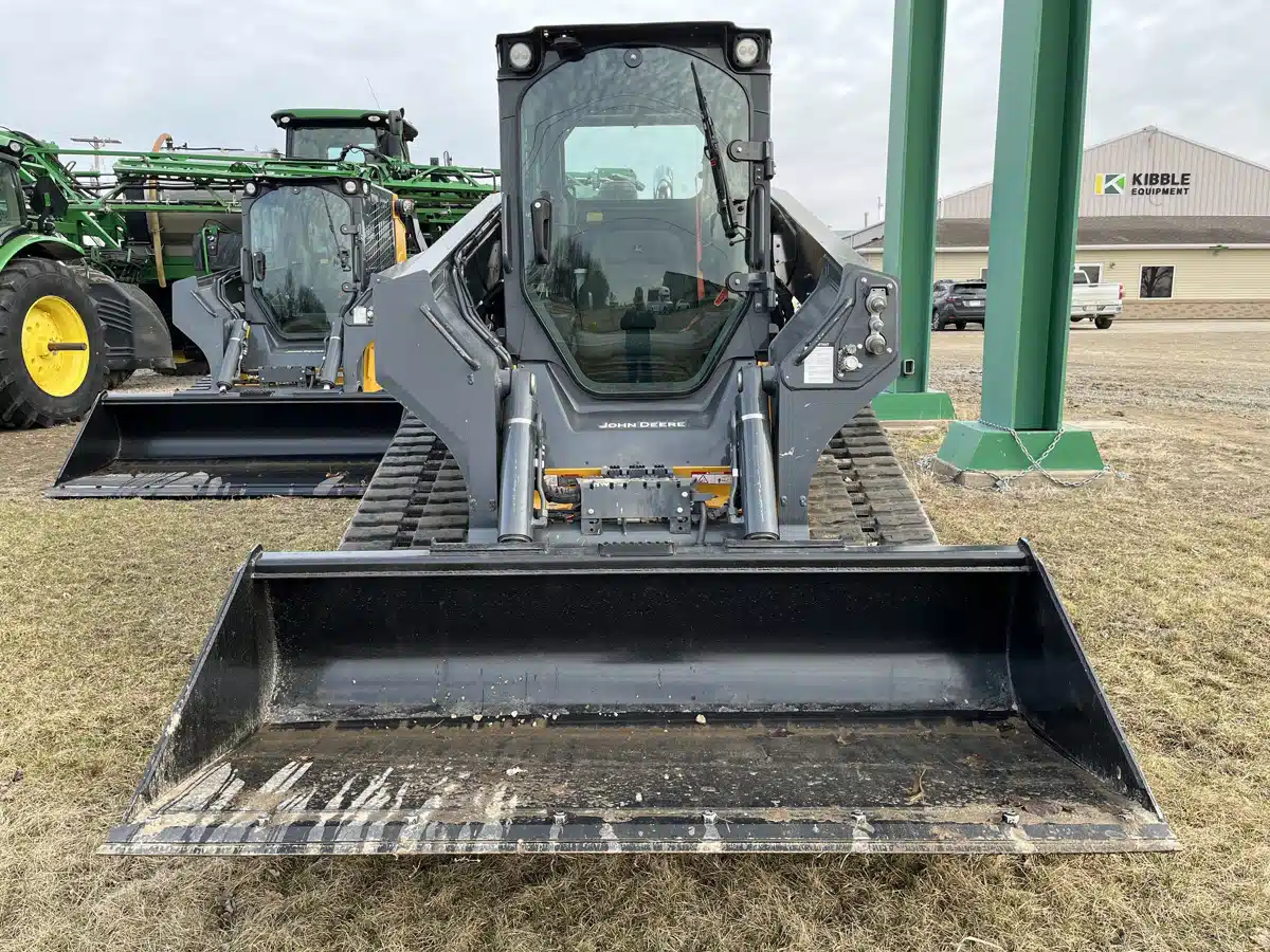 Gallery image 2 for Used 2023 John Deere 333G Track Loader