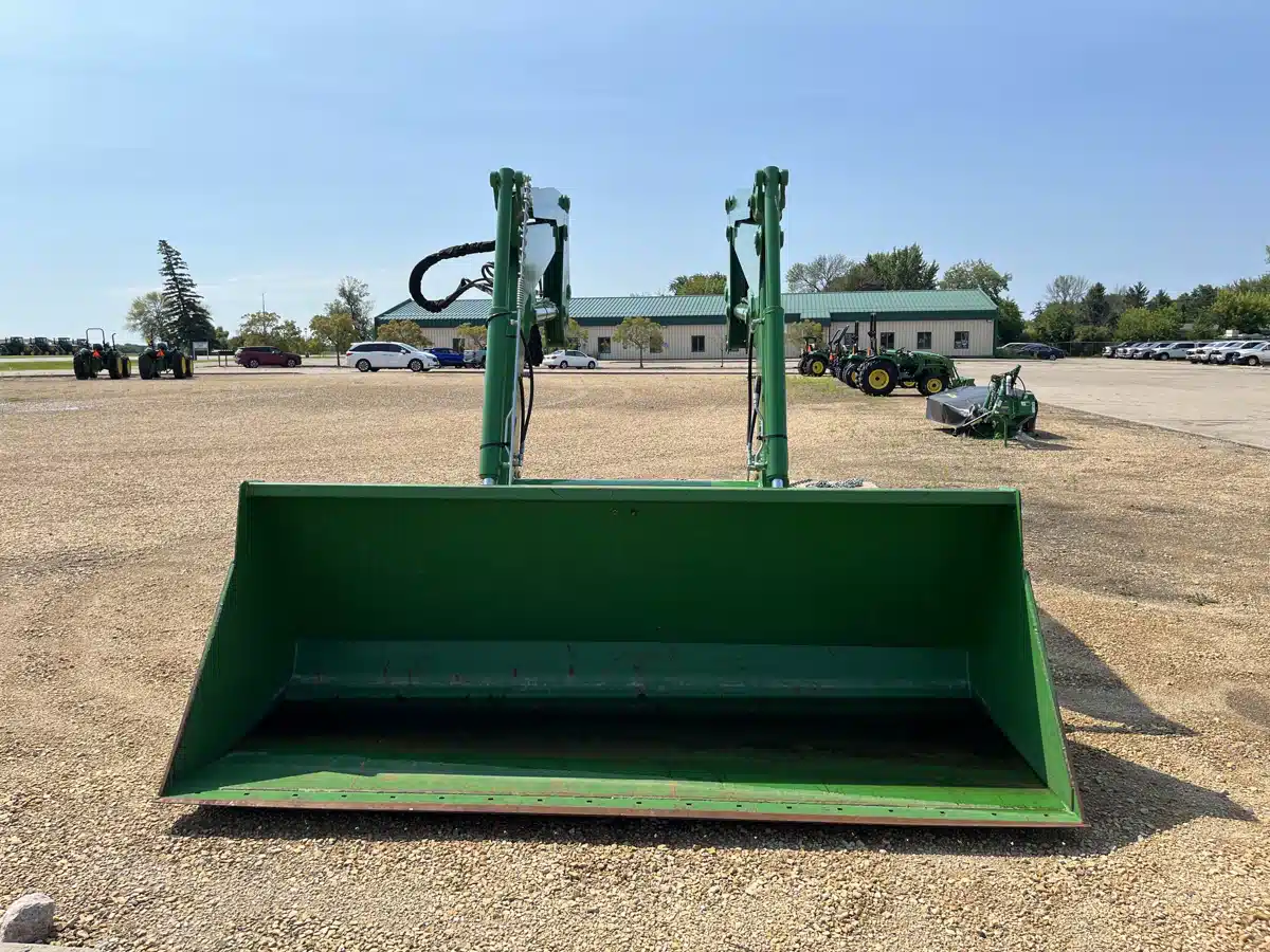 Gallery image 2 for Used 2024 John Deere 700M Tractor Loader
