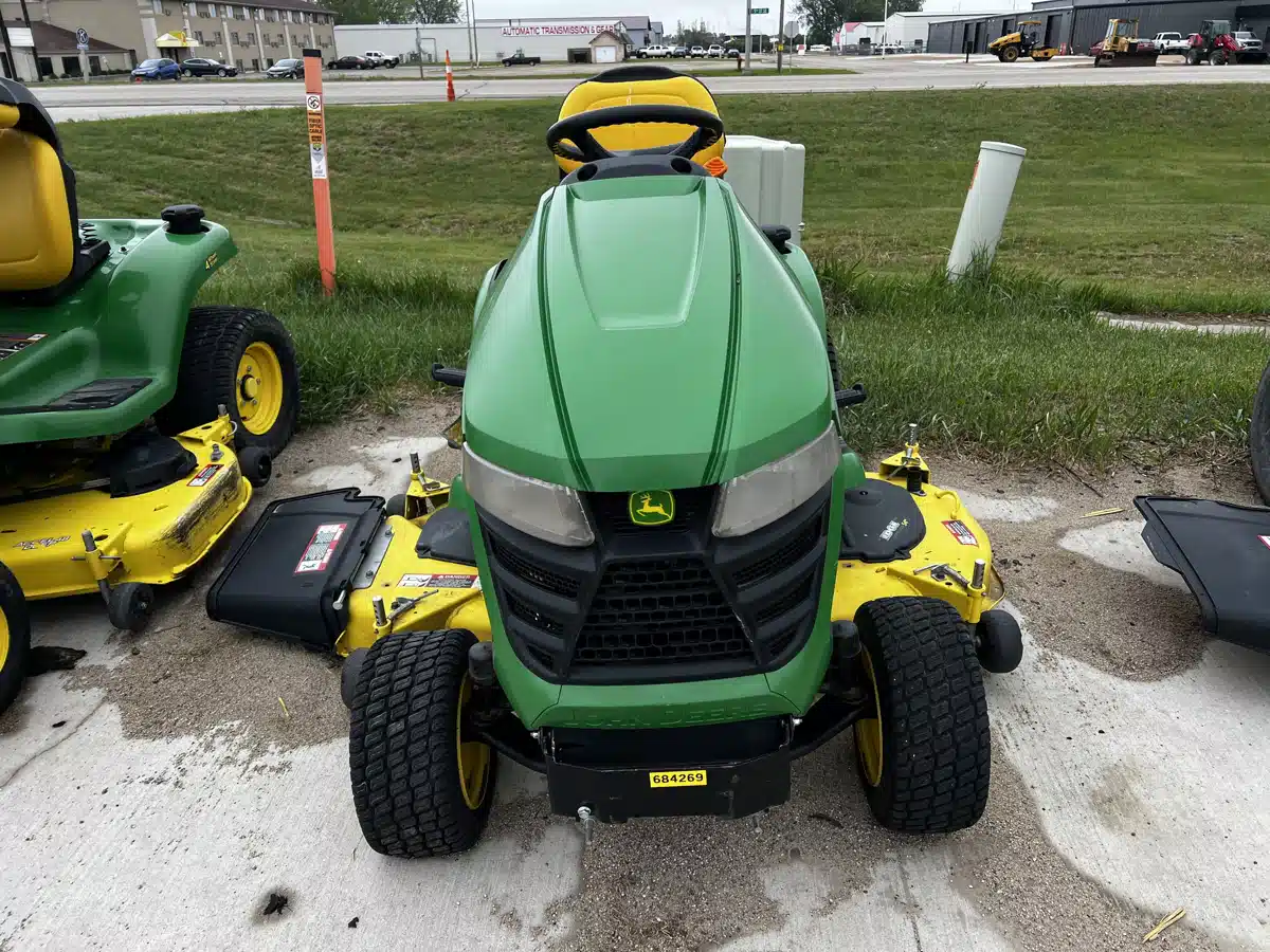 Gallery image 2 for Used 2015 John Deere X320 Lawn Tractor