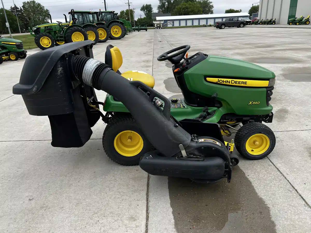 Gallery image 2 for Used 2007 John Deere X340 Lawn Tractor