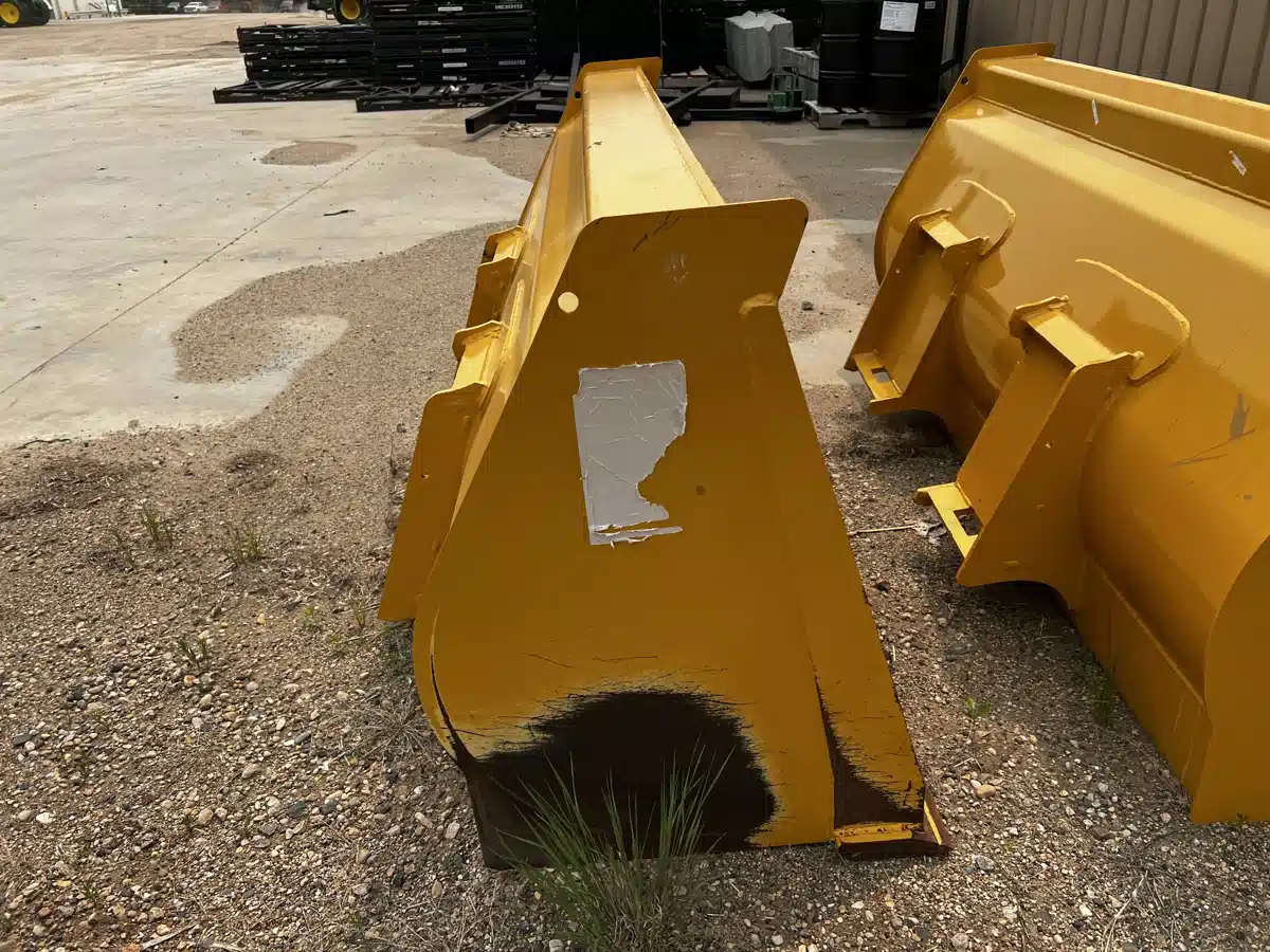 Gallery image 2 for Used 2024 John Deere AT413237 1.1yd Bucket SSL Bucket