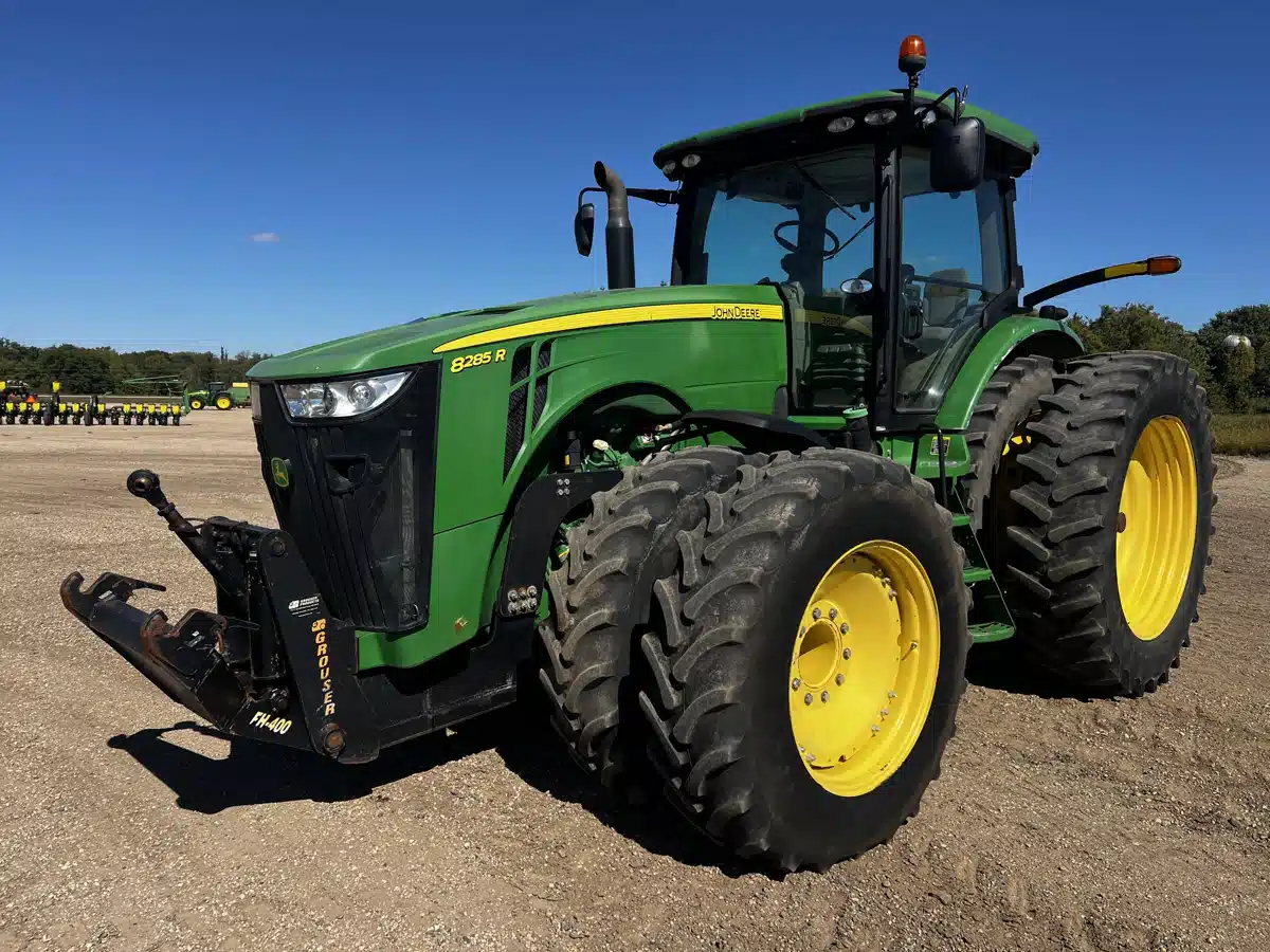 Gallery image 1 for Used 2011 John Deere 8285R Tractor