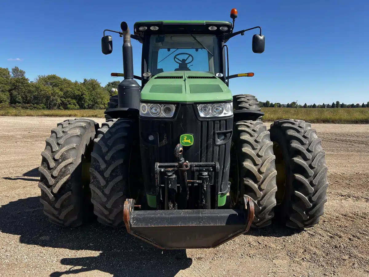 Gallery image 2 for Used 2011 John Deere 8285R Tractor