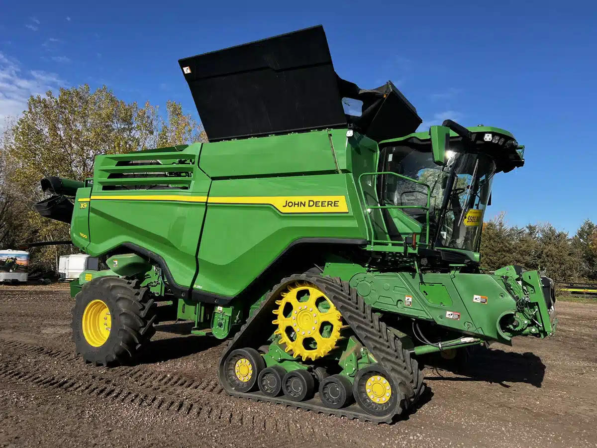 Gallery image 1 for Used 2021 John Deere X9 1100 Combine
